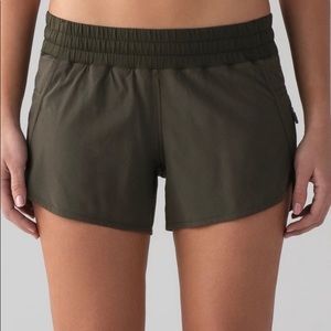 Lululemon tracker IV dark olive green